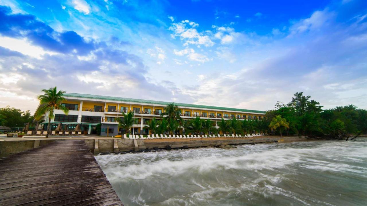 Playa Tortuga Hotel And Beach Resort Bocas Town Dış mekan fotoğraf